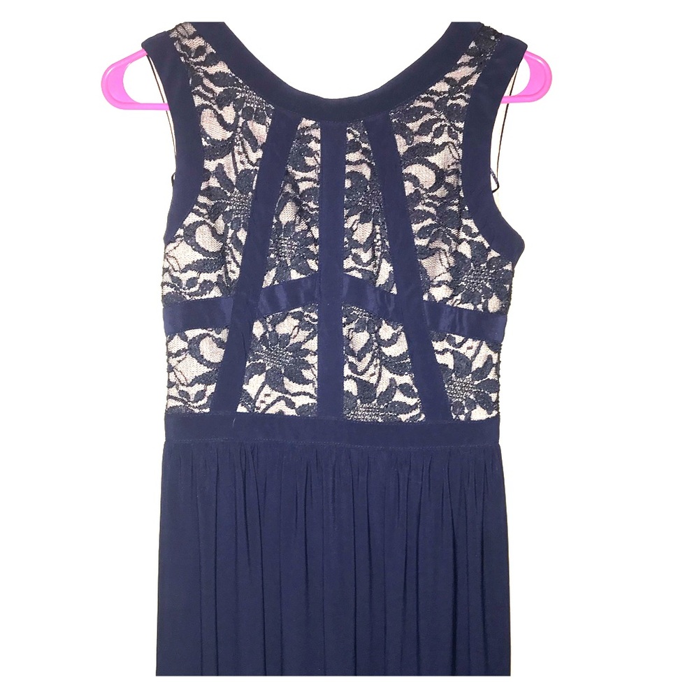 Lace detail maxi dress